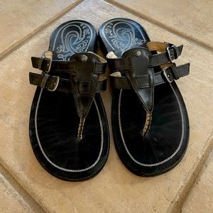Olukai Womens Honoka’a - Black- size 8